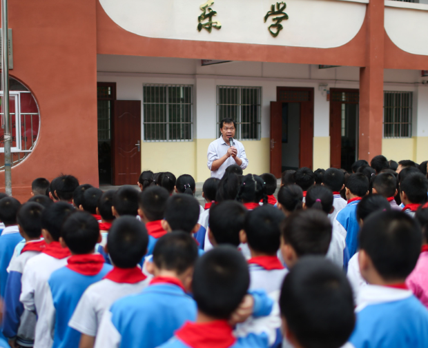 城乡接合部乡村地区的资源短板避免“学位过剩”与“入学难”并存
