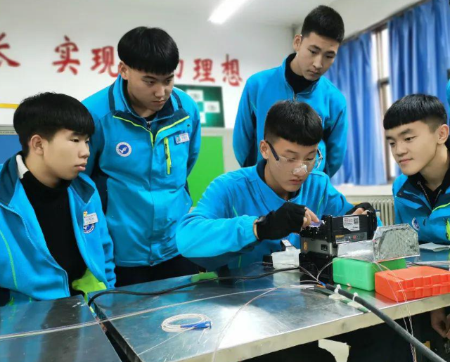 资源上的简略叠加更是对工作教育展开新形式的继续探索