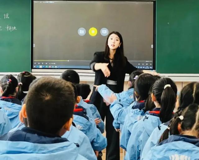 教师队伍活水持续出现为教育强建造注入了连绵不断的动力 教师队伍活水持续出现为教育强建造注入了连绵不断的动力