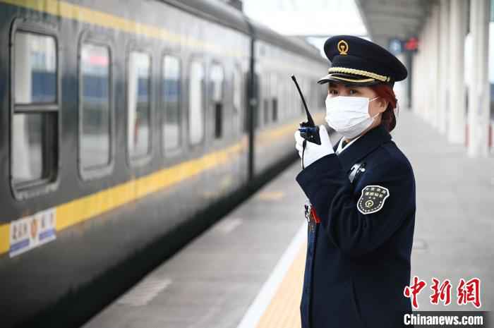 铁路人战“疫”：面对疫情，母女并肩前行